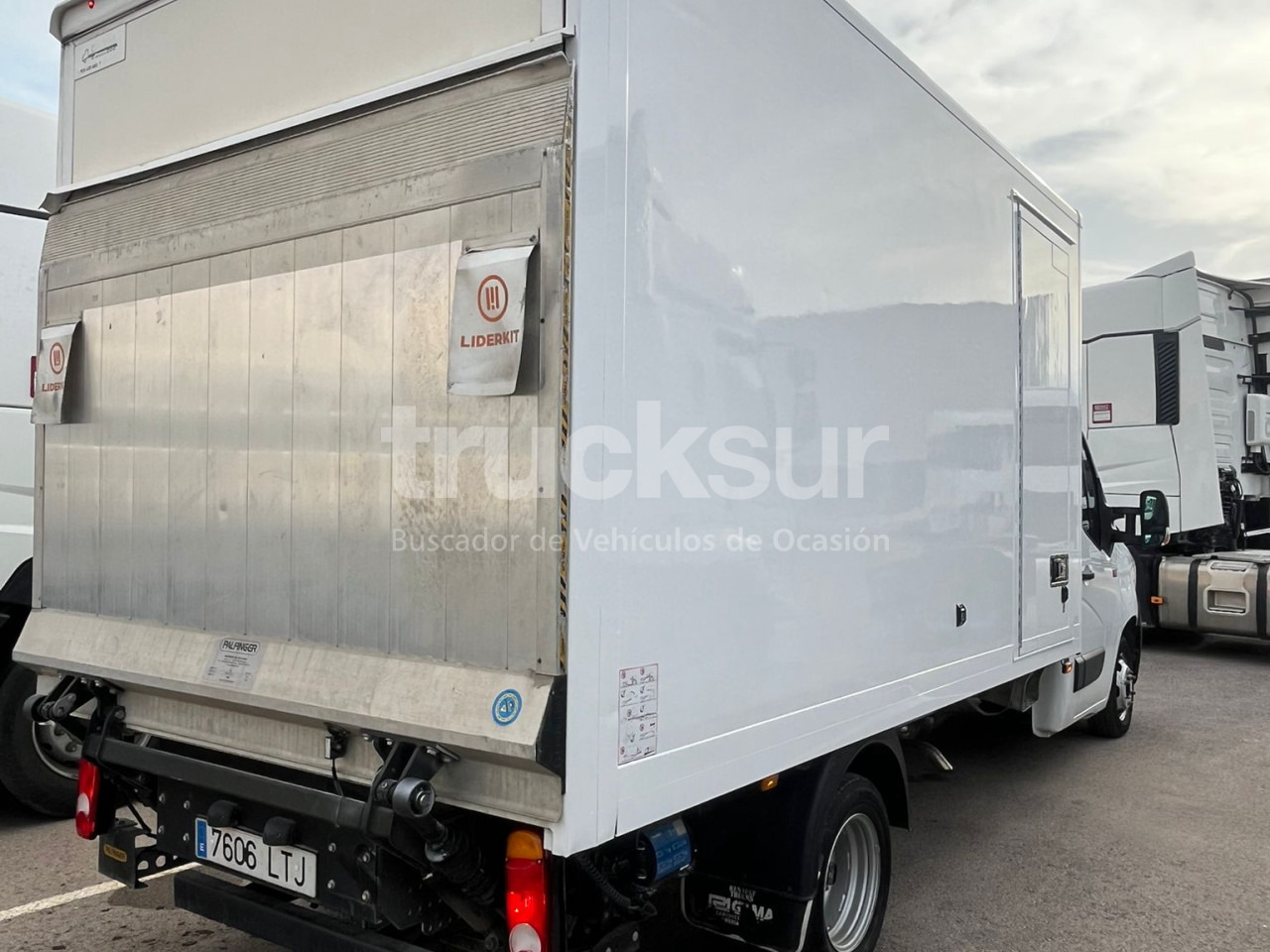 RENAULT MASTER 165.35 GV - Autoutilitară box: Foto 3 RENAULT MASTER 165.35 GV - Autoutilitară box: Foto 3