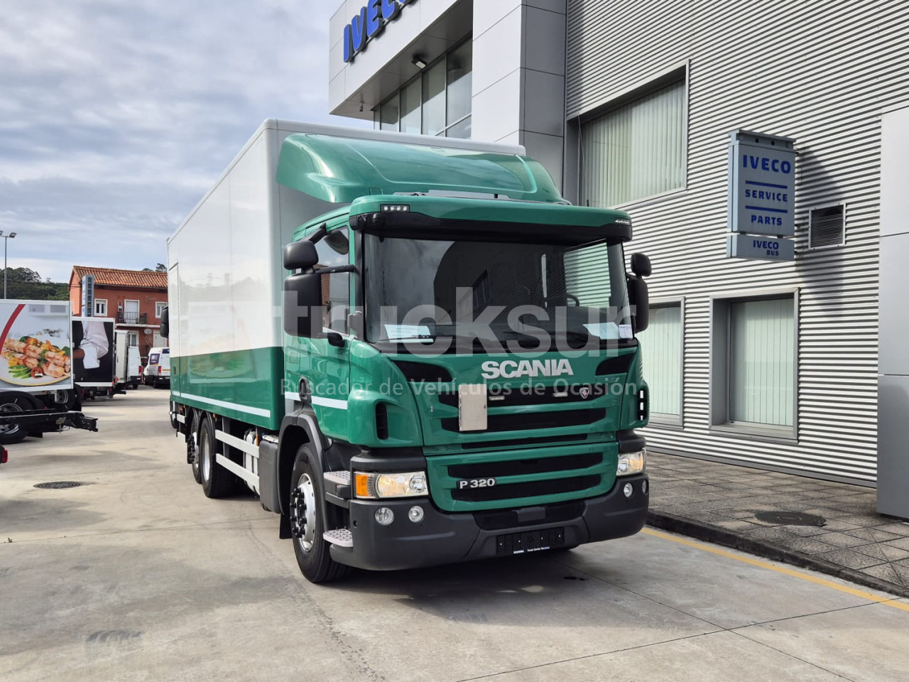 SCANIA P320.26 ejes 6x2*4 - Camion furgon: Foto 3 SCANIA P320.26 ejes 6x2*4 - Camion furgon: Foto 3