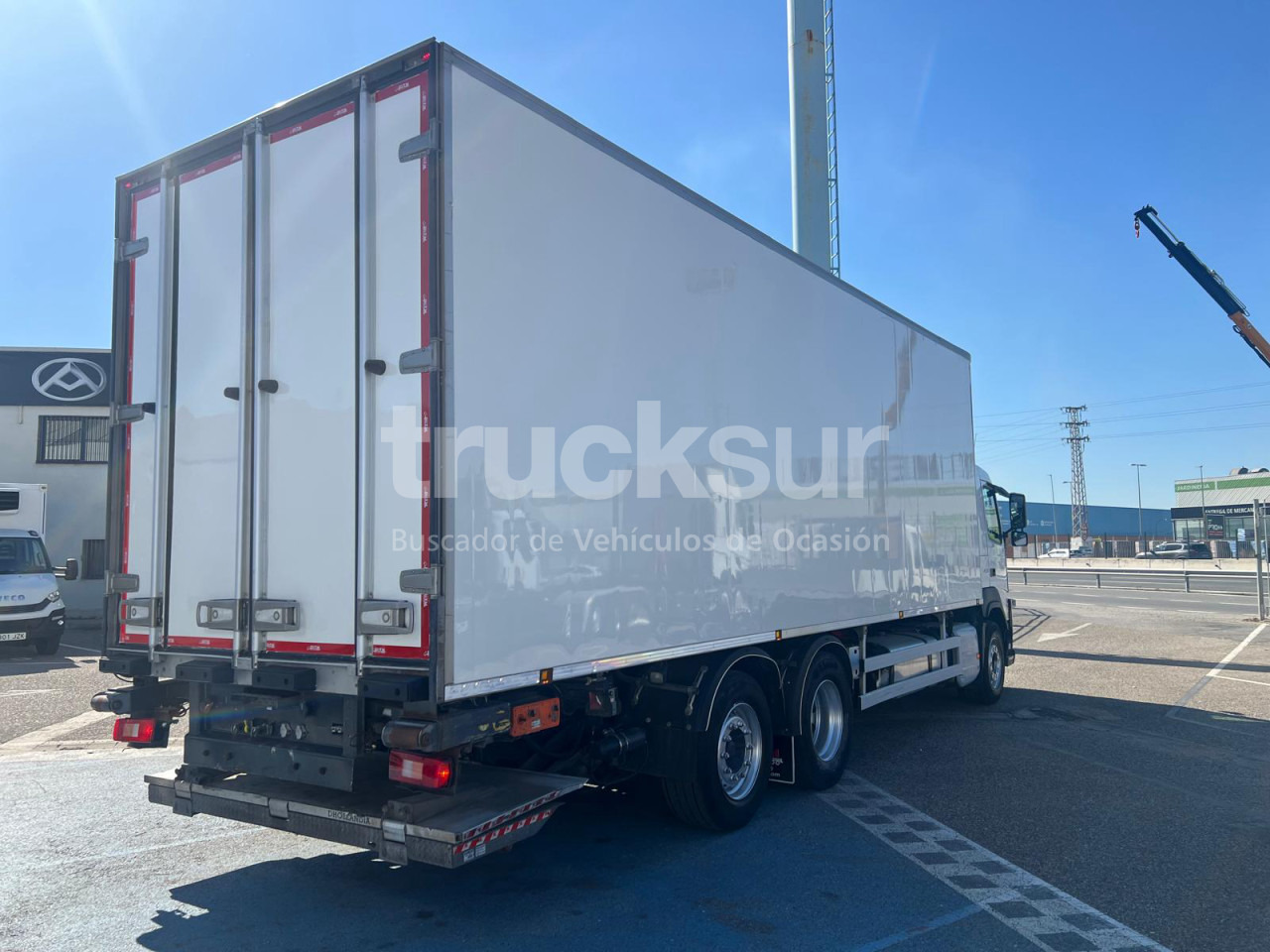 VOLVO FM450 ejes 6x2*4 - Camion frigider: Foto 3 VOLVO FM450 ejes 6x2*4 - Camion frigider: Foto 3