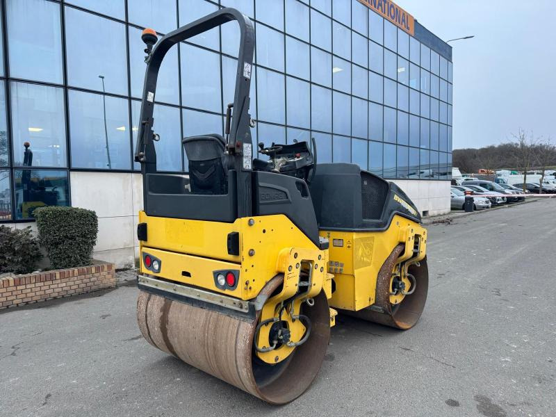 Bomag BW138 AD-5 - Cilindru compactor pentru asfalt: Foto 4 Bomag BW138 AD-5 - Cilindru compactor pentru asfalt: Foto 4