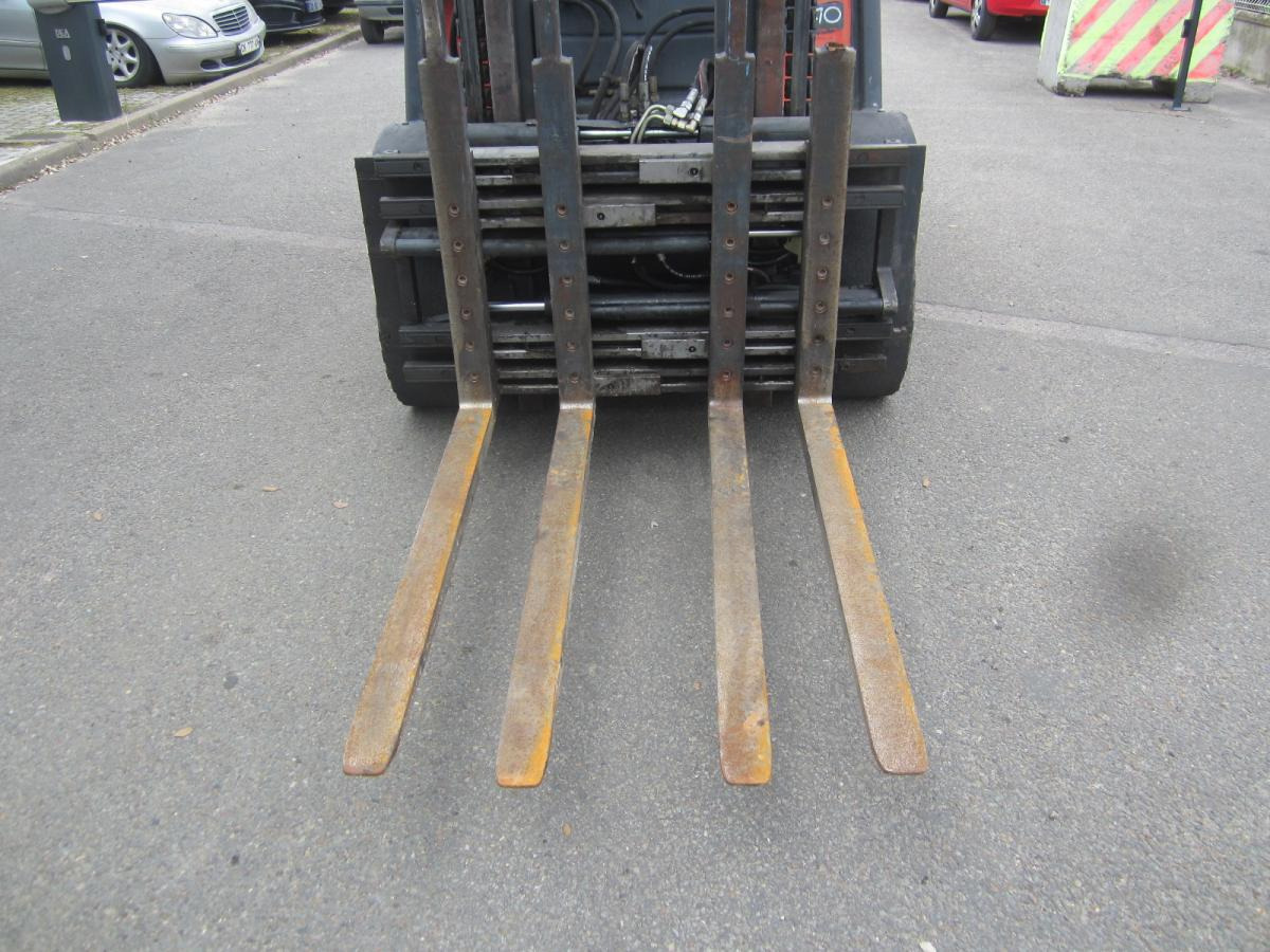 Fenwick H40D - Stivuitor diesel: Foto 2 Fenwick H40D - Stivuitor diesel: Foto 2