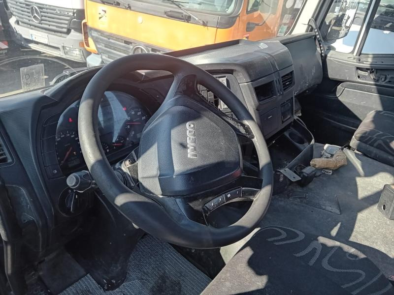 Iveco 330.36 - Camion cu cârlig: Foto 5 Iveco 330.36 - Camion cu cârlig: Foto 5