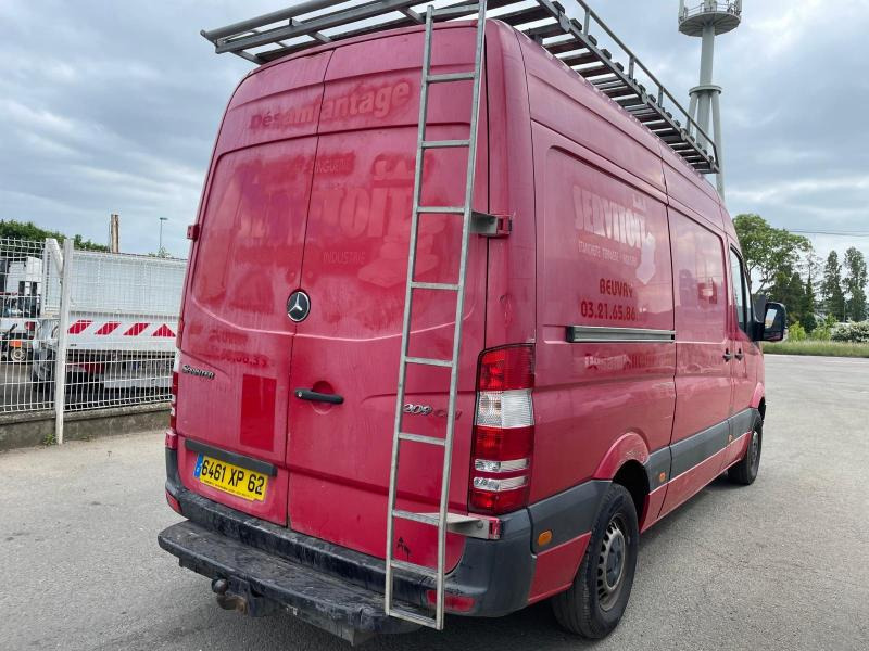 Mercedes Sprinter 209 CDI - Dubă: Foto 3 Mercedes Sprinter 209 CDI - Dubă: Foto 3