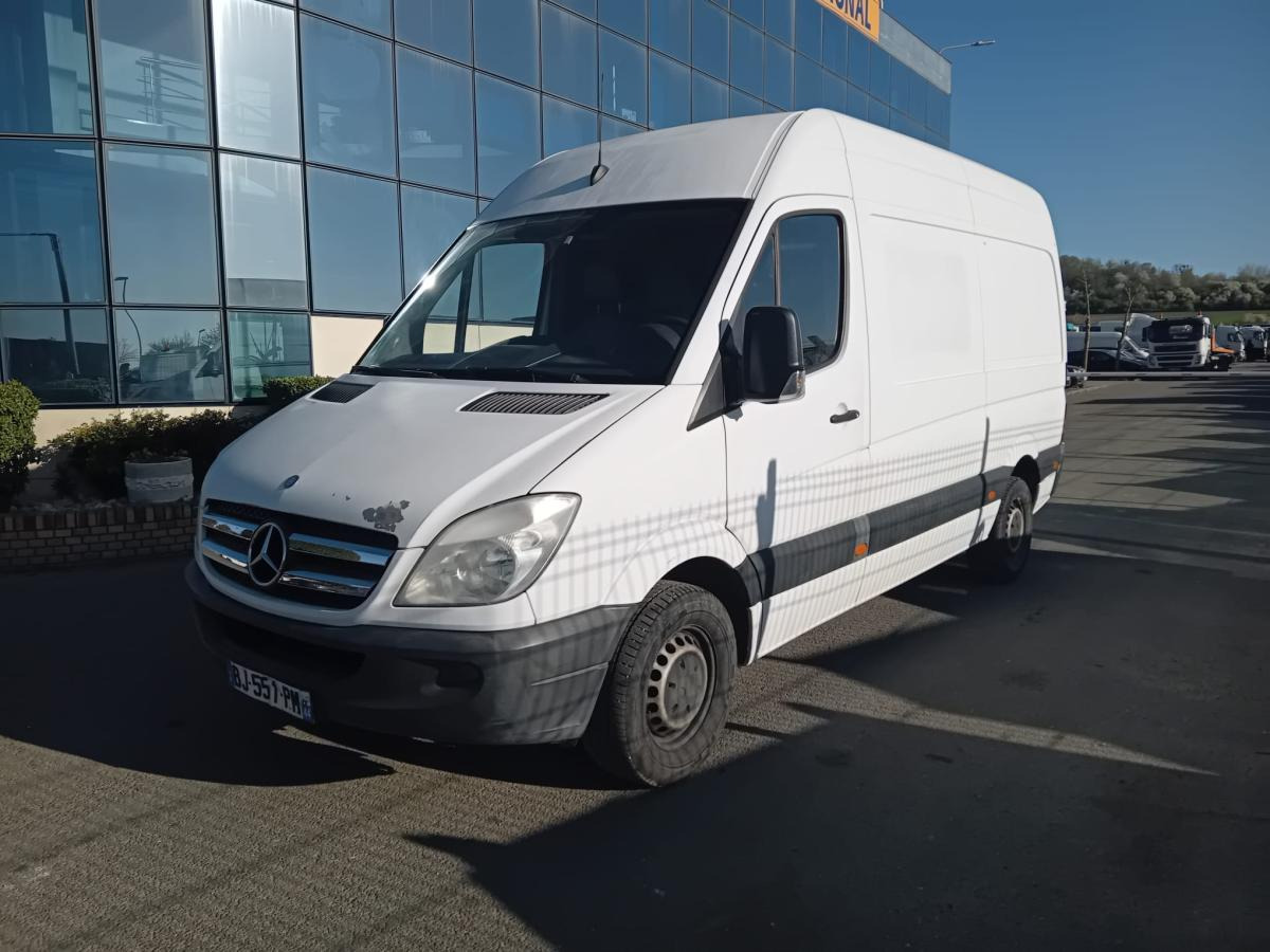 Mercedes Sprinter 218 CDI - Dubă: Foto 2 Mercedes Sprinter 218 CDI - Dubă: Foto 2
