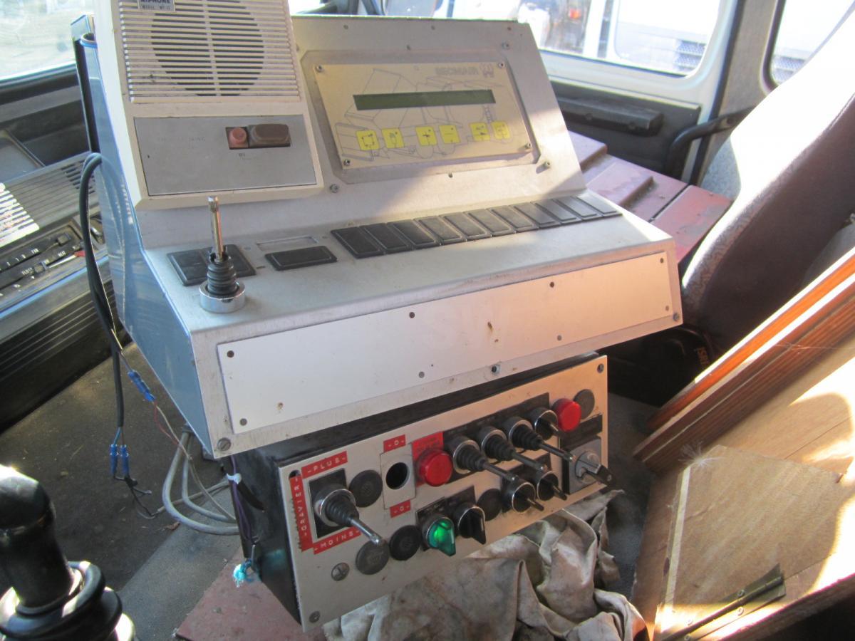 Gudronator Renault G 300: Foto 13 Gudronator Renault G 300: Foto 13