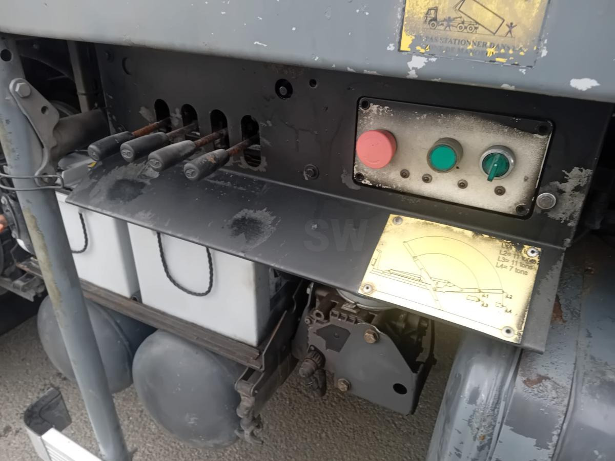 Renault Kerax 430 DXI - Camion container de gunoi: Foto 5 Renault Kerax 430 DXI - Camion container de gunoi: Foto 5