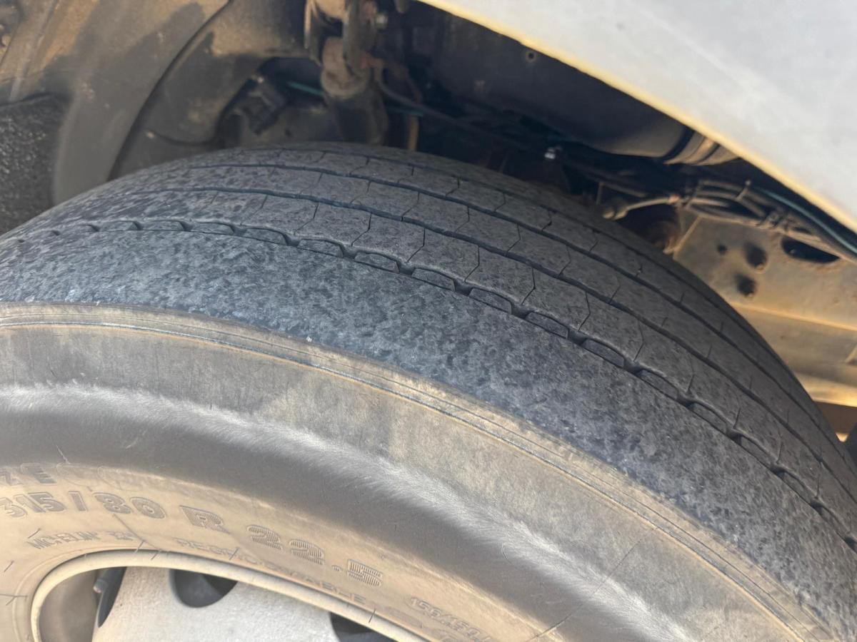 Renault Premium 270 DCI - Camion cisternă: Foto 5 Renault Premium 270 DCI - Camion cisternă: Foto 5