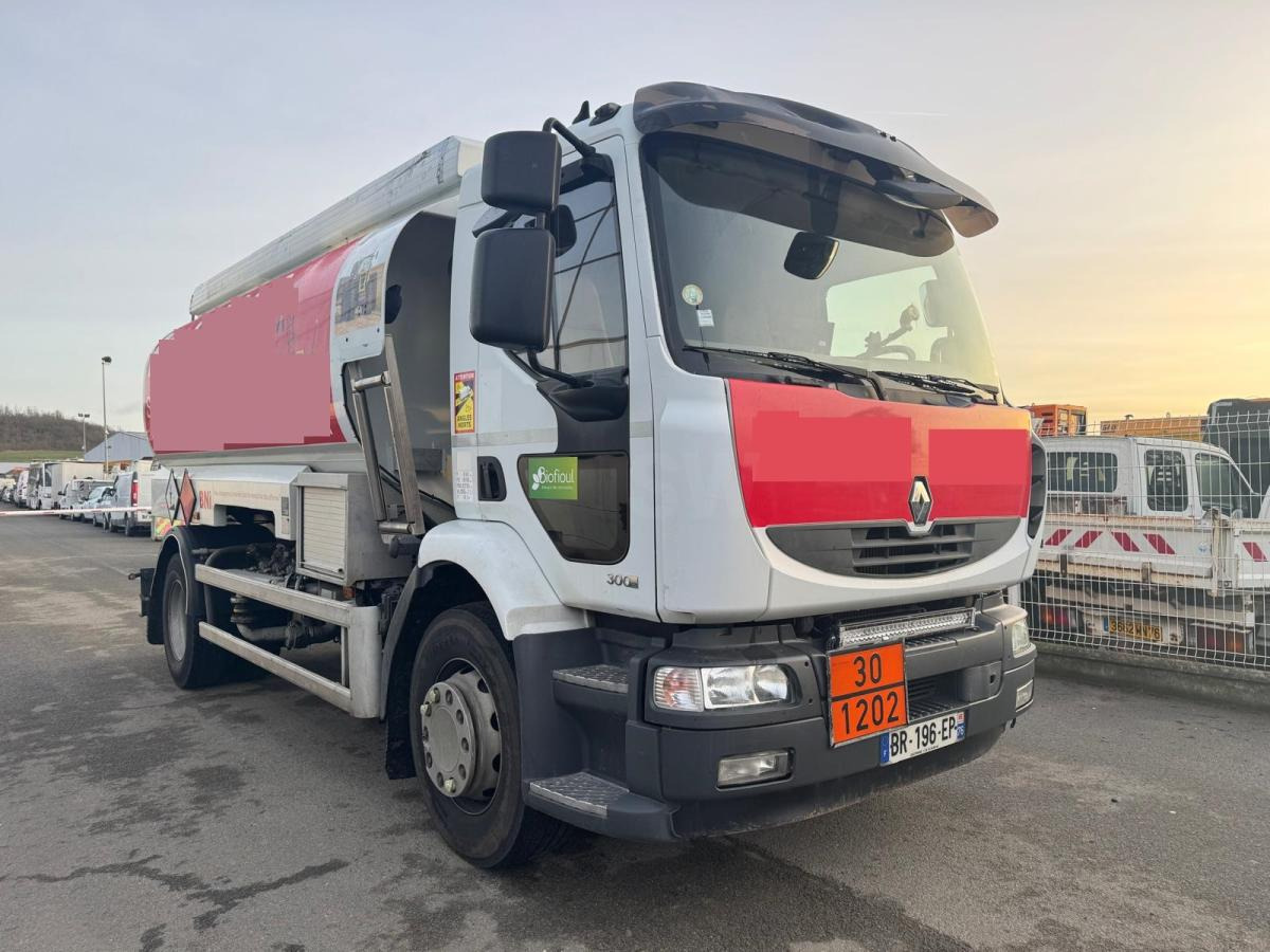 Renault Premium 300 DXI - Camion cisternă: Foto 3 Renault Premium 300 DXI - Camion cisternă: Foto 3