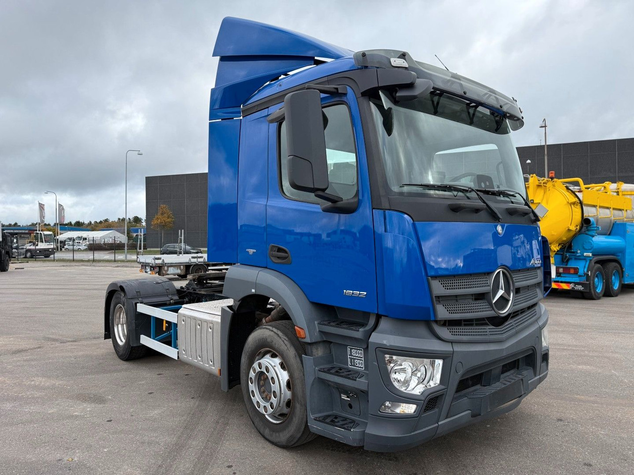 Mercedes-Benz Actros 1832 4x2 Euro 6 - Cap tractor: Foto 2 Mercedes-Benz Actros 1832 4x2 Euro 6 - Cap tractor: Foto 2