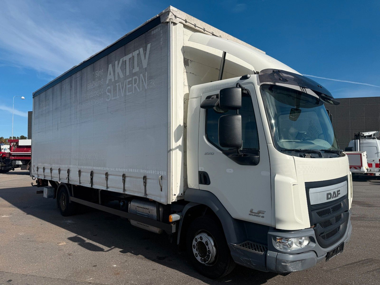 DAF LF 45 /220 4x2 Curtainsider and Taillift Euro 6 - Camion cu prelată: Foto 2 DAF LF 45 /220 4x2 Curtainsider and Taillift Euro 6 - Camion cu prelată: Foto 2