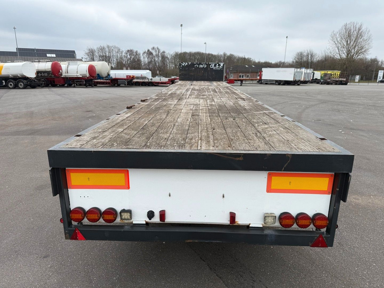 Lag 3 axle 7 m. Extendable / Last Axle Steering - Semiremorcă platformă: Foto 5 Lag 3 axle 7 m. Extendable / Last Axle Steering - Semiremorcă platformă: Foto 5