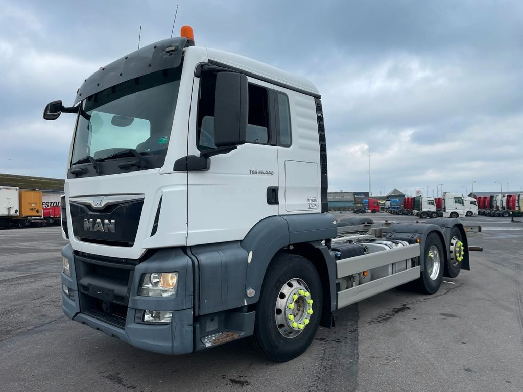 MAN TGS 26.440 6x2*4 ADR Fahrgestell Euro 6 MAN TGS 26.440 6x2*4 ADR Fahrgestell Euro 6 - Camion şasiu: Foto 1 MAN TGS 26.440 6x2*4 ADR Fahrgestell Euro 6 MAN TGS 26.440 6x2*4 ADR Fahrgestell Euro 6 - Camion şasiu: Foto 1