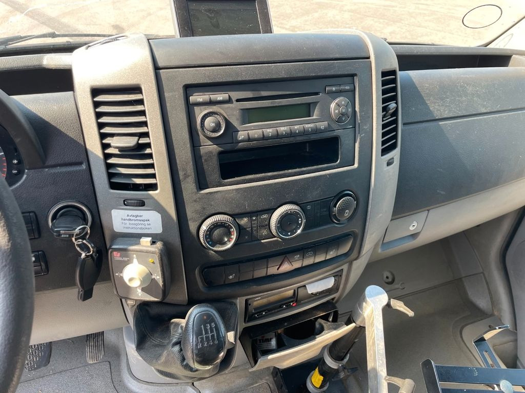 Camion cu nacela Mercedes-Benz Sprinter 516 CDI Versalift VT-155-FZ 15,6 m.: Foto 17 Camion cu nacela Mercedes-Benz Sprinter 516 CDI Versalift VT-155-FZ 15,6 m.: Foto 17