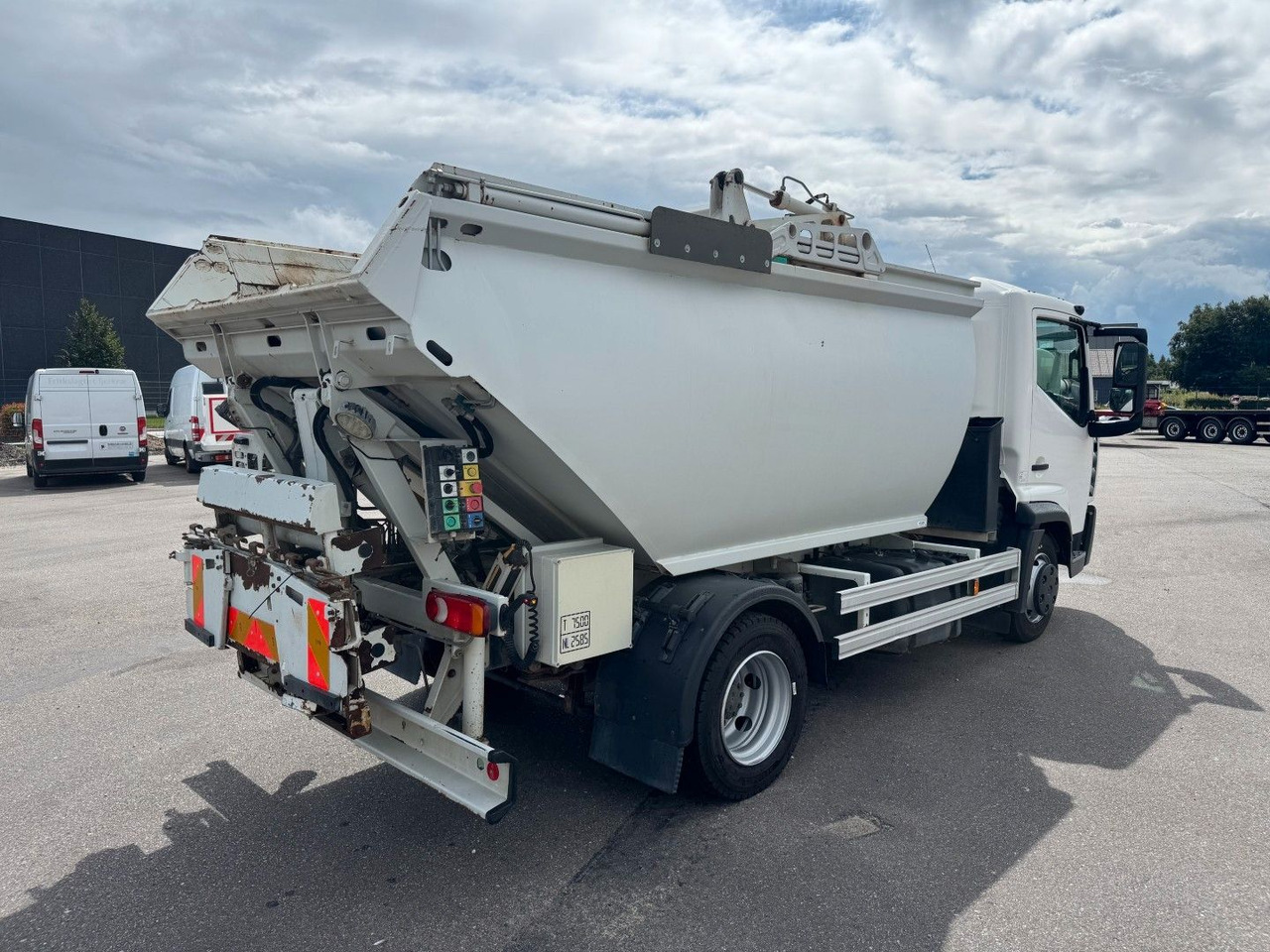Renault D7.5 180 4x2 Semat/Techno Azimut 8 m3 Garbage - Autogunoiere: Foto 3 Renault D7.5 180 4x2 Semat/Techno Azimut 8 m3 Garbage - Autogunoiere: Foto 3