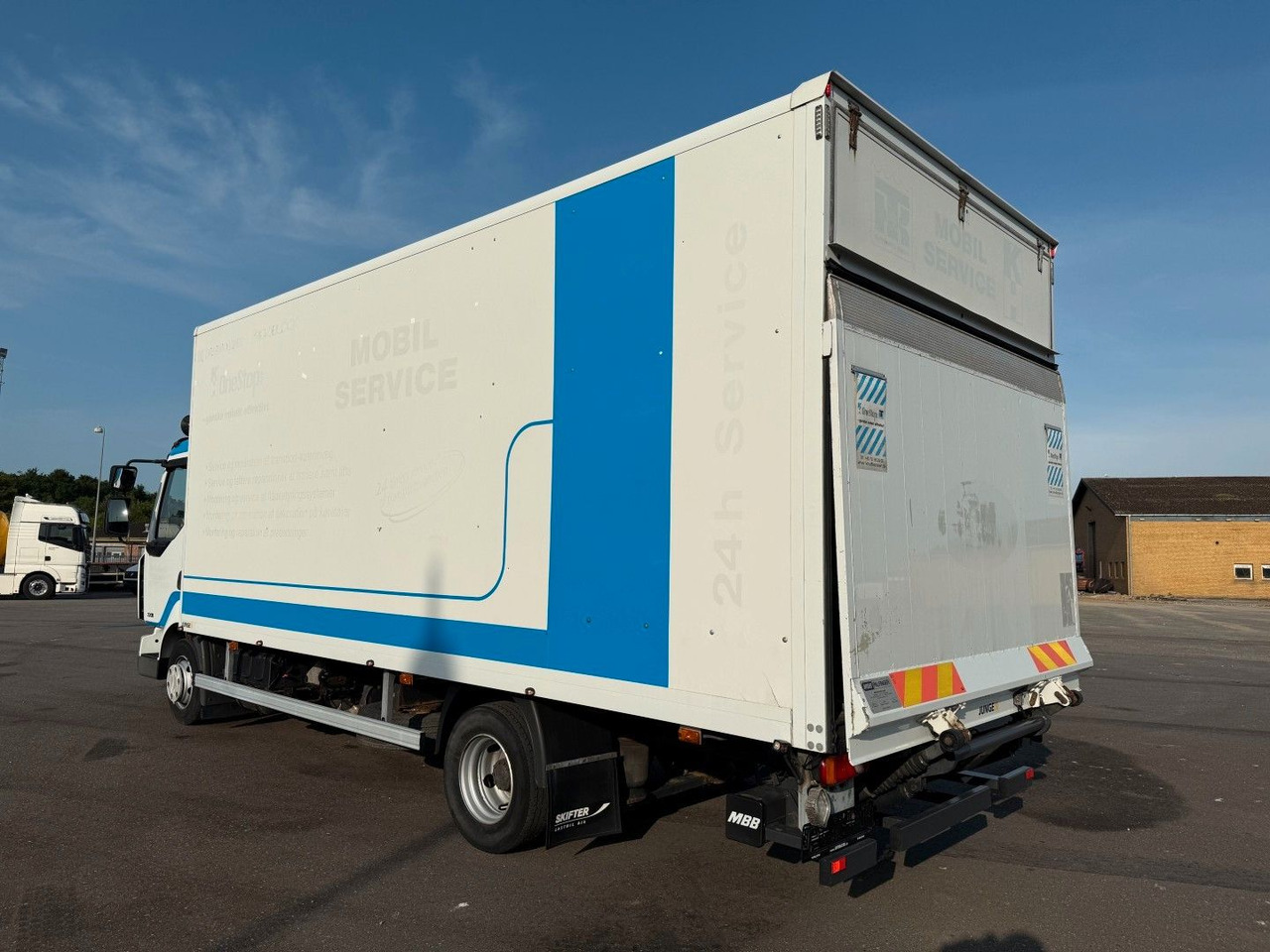 Renault Midlum 220 DXI 4x2 6.0 Box / Koffer - Camion furgon: Foto 4 Renault Midlum 220 DXI 4x2 6.0 Box / Koffer - Camion furgon: Foto 4