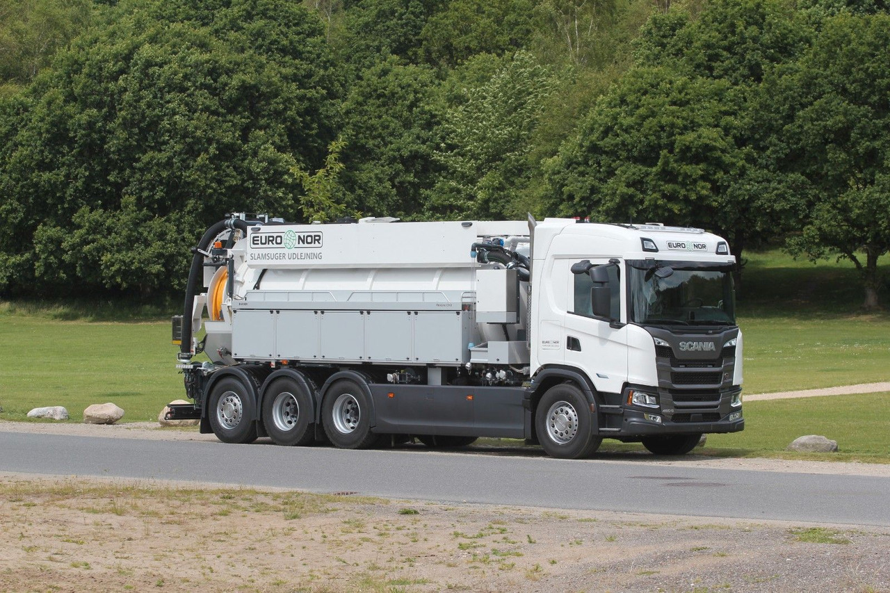 Scania G460 B8x4*4NBMN Bucher FlexLine CM140 - Maşină pentru vidanjări: Foto 2 Scania G460 B8x4*4NBMN Bucher FlexLine CM140 - Maşină pentru vidanjări: Foto 2