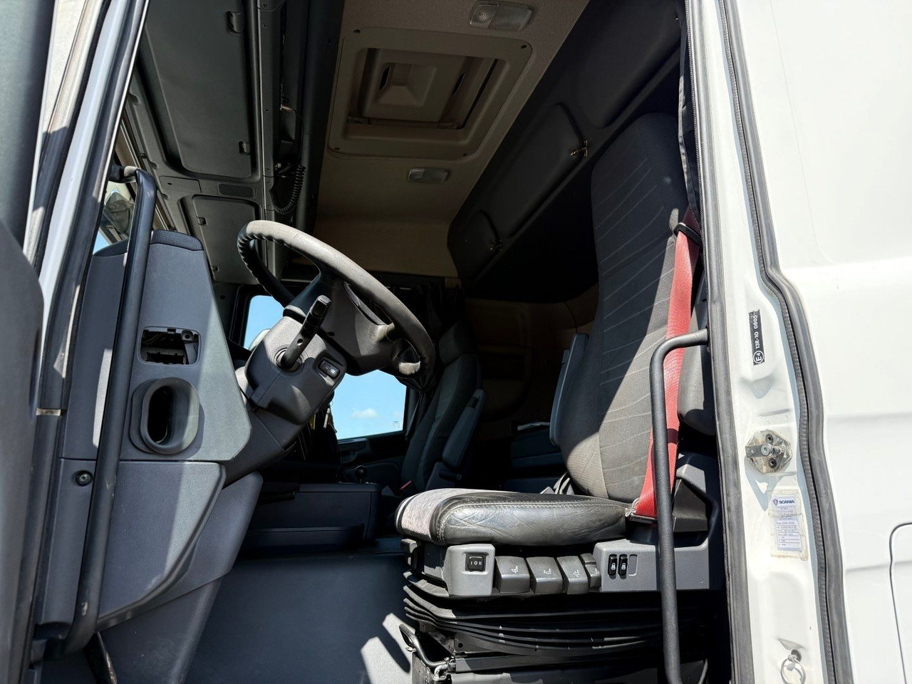 Scania G480 8x2*6 24.000 L / 5 compartments / ADR Tank - Camion cisternă: Foto 5 Scania G480 8x2*6 24.000 L / 5 compartments / ADR Tank - Camion cisternă: Foto 5