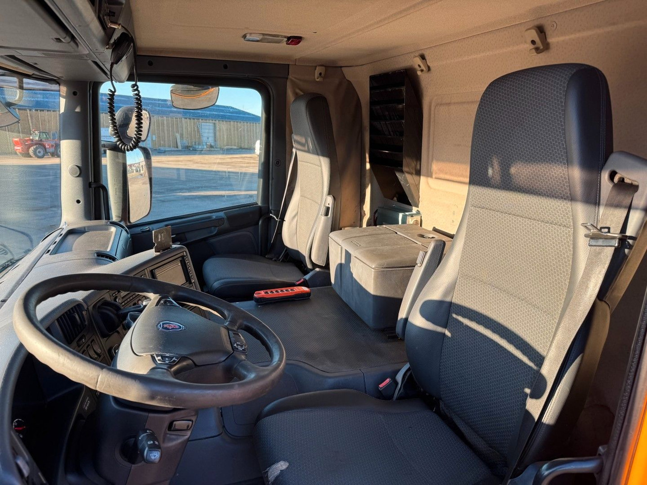 Scania P400 6x2*4 Hvidtved Larsen Flexline 310 - Maşină pentru vidanjări: Foto 5 Scania P400 6x2*4 Hvidtved Larsen Flexline 310 - Maşină pentru vidanjări: Foto 5