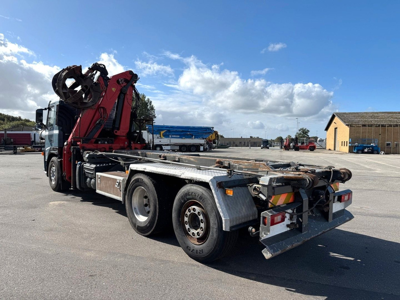 Volvo FM340 6x2*4 Kipper / Palfinger Epsilon 150Z96 - Camion cu macara: Foto 4 Volvo FM340 6x2*4 Kipper / Palfinger Epsilon 150Z96 - Camion cu macara: Foto 4