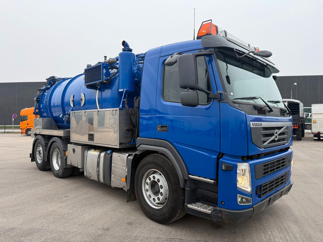 Volvo FM420 6x2*4 Interconsult 12.700 l. Stainless EEV - Maşină pentru vidanjări: Foto 2 Volvo FM420 6x2*4 Interconsult 12.700 l. Stainless EEV - Maşină pentru vidanjări: Foto 2