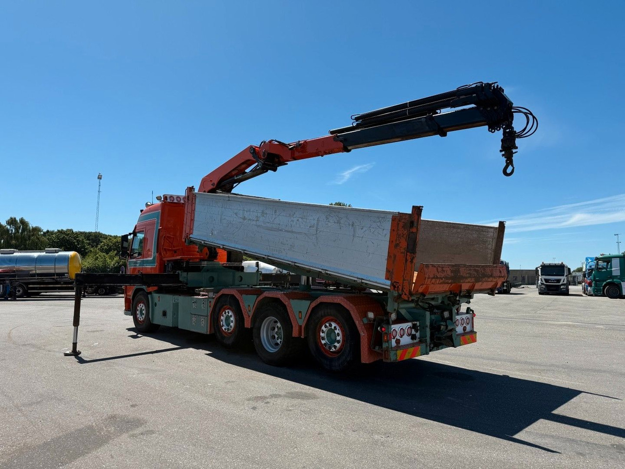 Volvo FM500 8x2*6 Crane HMF 2620 K5 Pendel Tipper - Camion cu macara: Foto 4 Volvo FM500 8x2*6 Crane HMF 2620 K5 Pendel Tipper - Camion cu macara: Foto 4