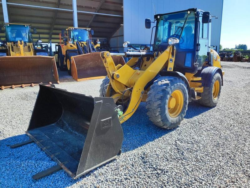 Caterpillar 908M - Încărcător frontal pe pneuri: Foto 2 Caterpillar 908M - Încărcător frontal pe pneuri: Foto 2