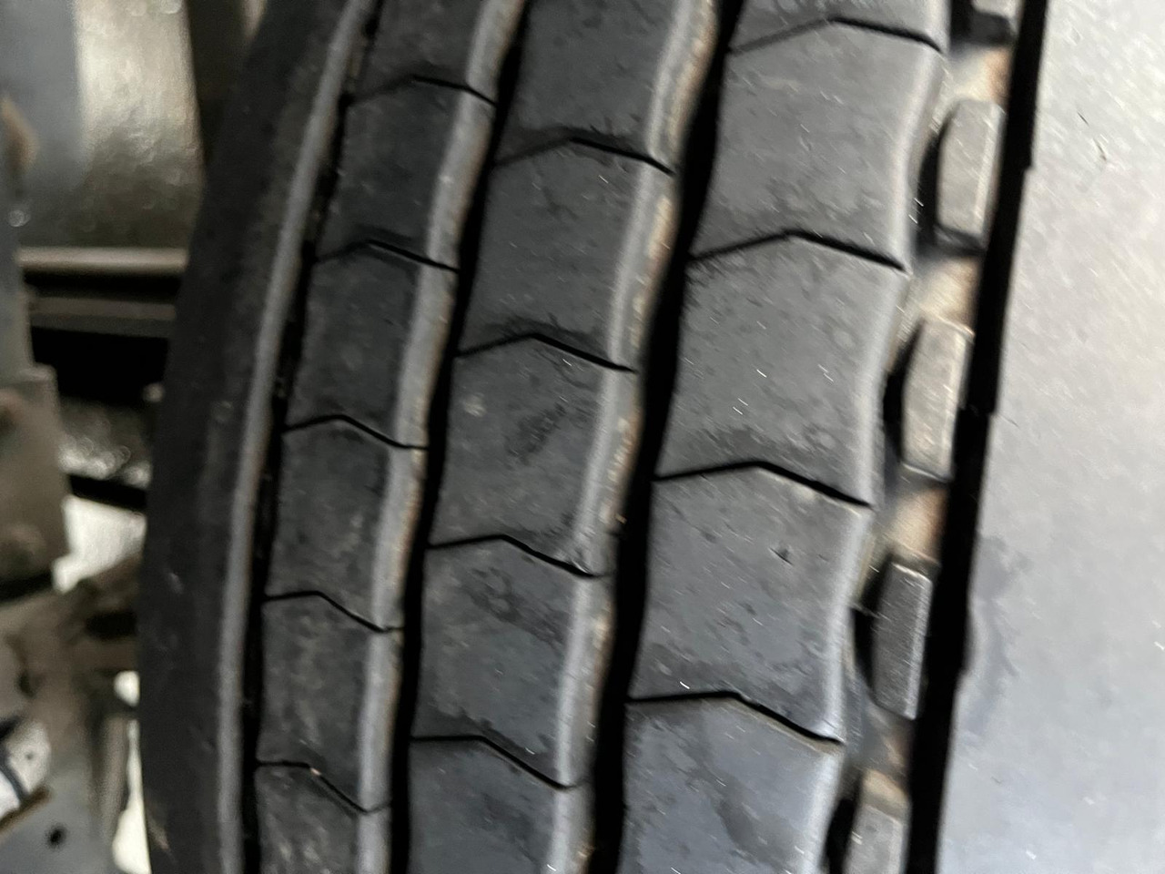 Iveco Eurocargo 120 E 22 - Camion cu prelată: Foto 5 Iveco Eurocargo 120 E 22 - Camion cu prelată: Foto 5