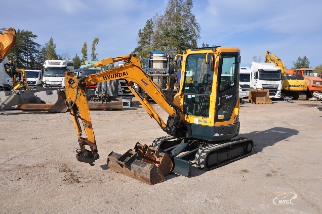 Hyundai R25Z-9AK - Mini excavator: Foto 1 Hyundai R25Z-9AK - Mini excavator: Foto 1