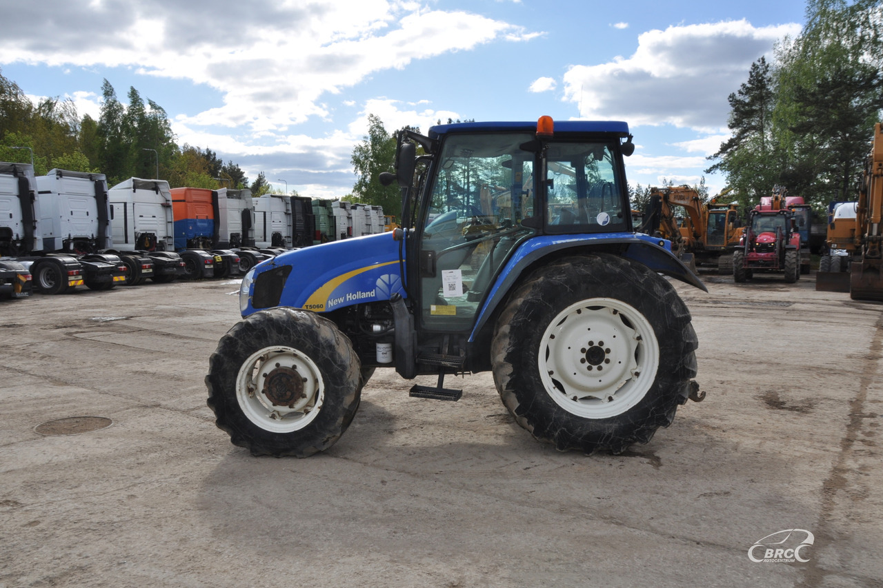 New Holland T5060 - Tractor agricol: Foto 3 New Holland T5060 - Tractor agricol: Foto 3