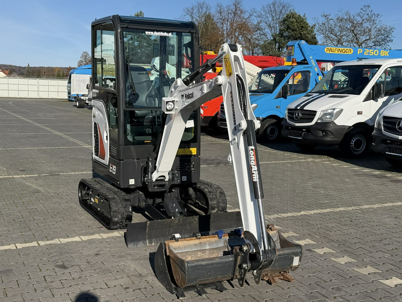 Bobcat E19 Komplet Łyżek Mało Używana Przepracowane tylko 90mth - Mini excavator: Foto 4 Bobcat E19 Komplet Łyżek Mało Używana Przepracowane tylko 90mth - Mini excavator: Foto 4