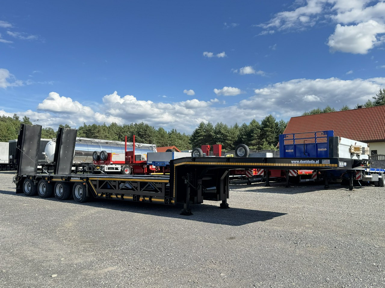 Bodex 4 osiowa NN4J Niskopodwoziówka Niskopodwozie Nowe Opony - Semiremorcă transport agabaritic: Foto 5 Bodex 4 osiowa NN4J Niskopodwoziówka Niskopodwozie Nowe Opony - Semiremorcă transport agabaritic: Foto 5