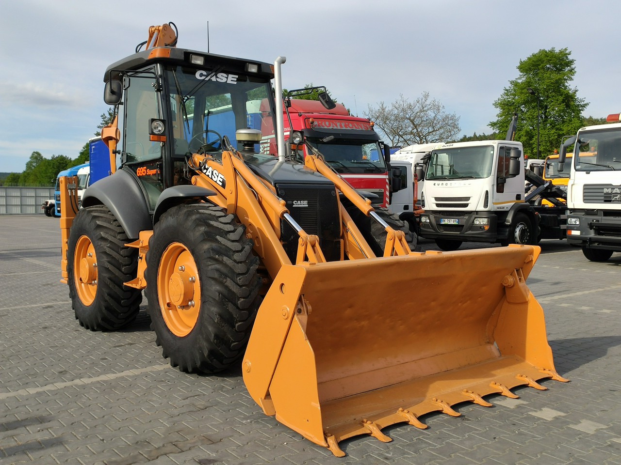 Case 695SR2-4PS - Buldoexcavator: Foto 5 Case 695SR2-4PS - Buldoexcavator: Foto 5