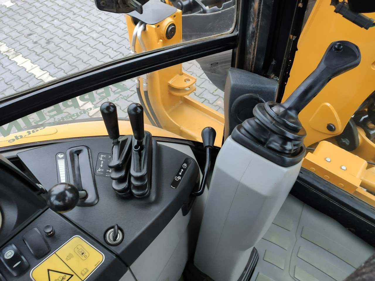 Caterpillar 444E Premier Sterowanie na Joystickach FULL OPCJA - Buldoexcavator: Foto 5 Caterpillar 444E Premier Sterowanie na Joystickach FULL OPCJA - Buldoexcavator: Foto 5