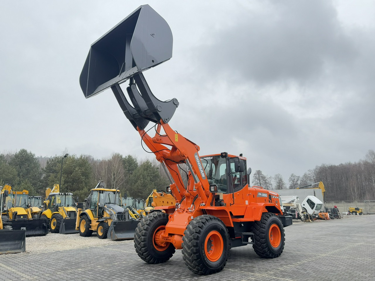 Doosan DL250 14,5Ton Łyżka Wysokiego Wysypu !!! - Încărcător frontal pe pneuri: Foto 1 Doosan DL250 14,5Ton Łyżka Wysokiego Wysypu !!! - Încărcător frontal pe pneuri: Foto 1