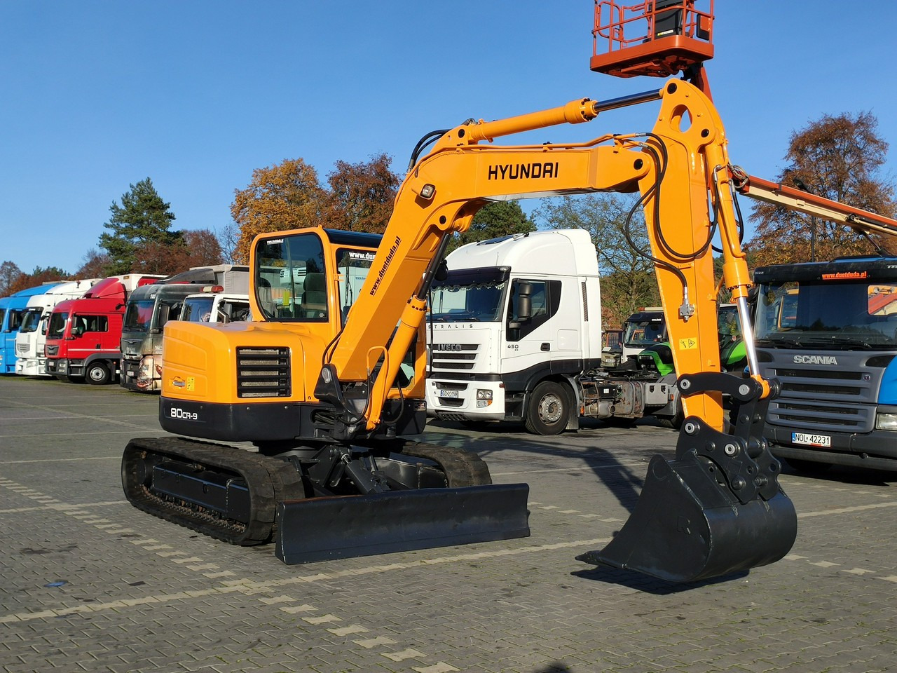 Hyundai ROBEX 80CR-9 2013r 8,3 tony - Excavator pe şenile: Foto 1 Hyundai ROBEX 80CR-9 2013r 8,3 tony - Excavator pe şenile: Foto 1