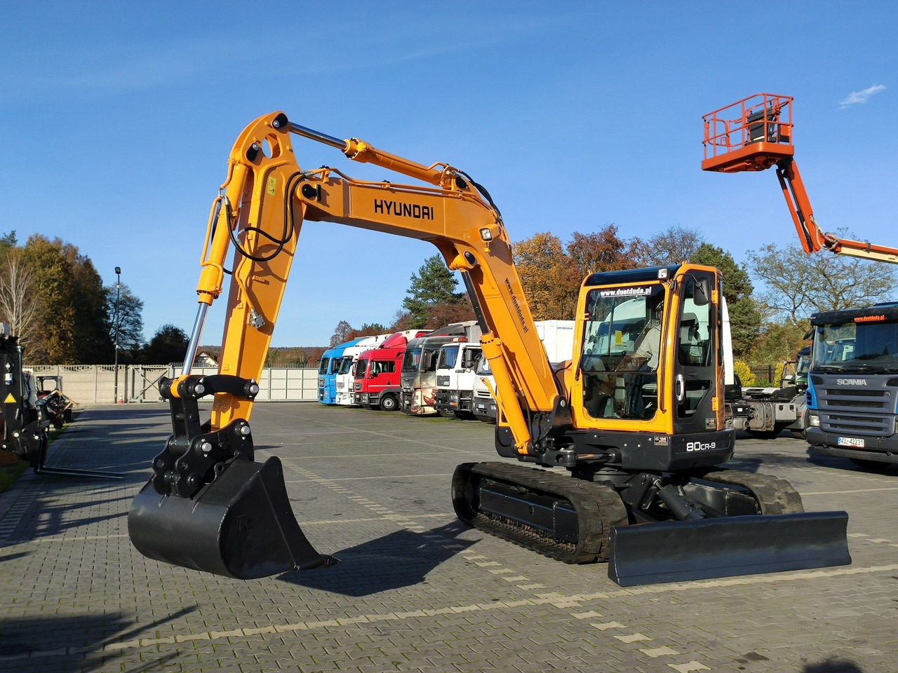 Hyundai ROBEX 80CR-9 2013r 8,3 tony - Excavator pe şenile: Foto 2 Hyundai ROBEX 80CR-9 2013r 8,3 tony - Excavator pe şenile: Foto 2
