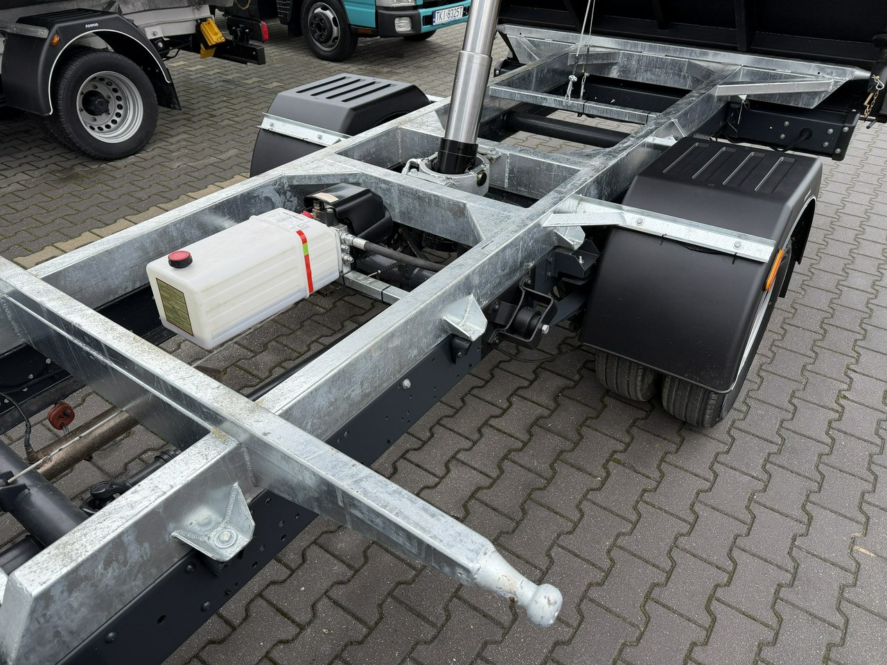 Iveco Daily 35C16 V - Autoutilitară basculantă: Foto 4 Iveco Daily 35C16 V - Autoutilitară basculantă: Foto 4