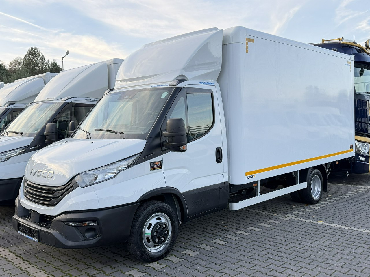 Iveco Daily 35C16 V - Autoutilitară box: Foto 2 Iveco Daily 35C16 V - Autoutilitară box: Foto 2