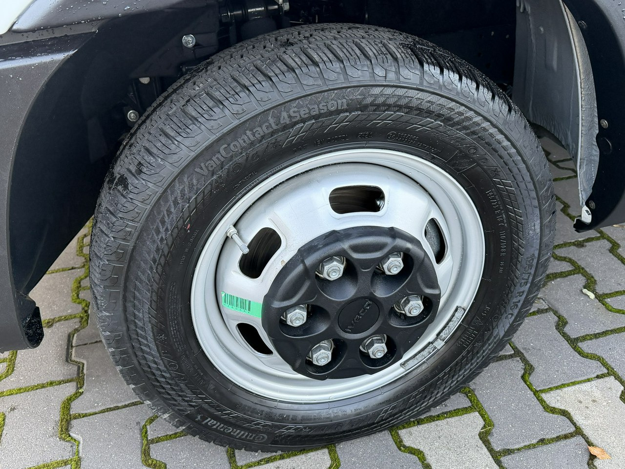 Iveco Daily 35C16 V - Autoutilitară box: Foto 4 Iveco Daily 35C16 V - Autoutilitară box: Foto 4