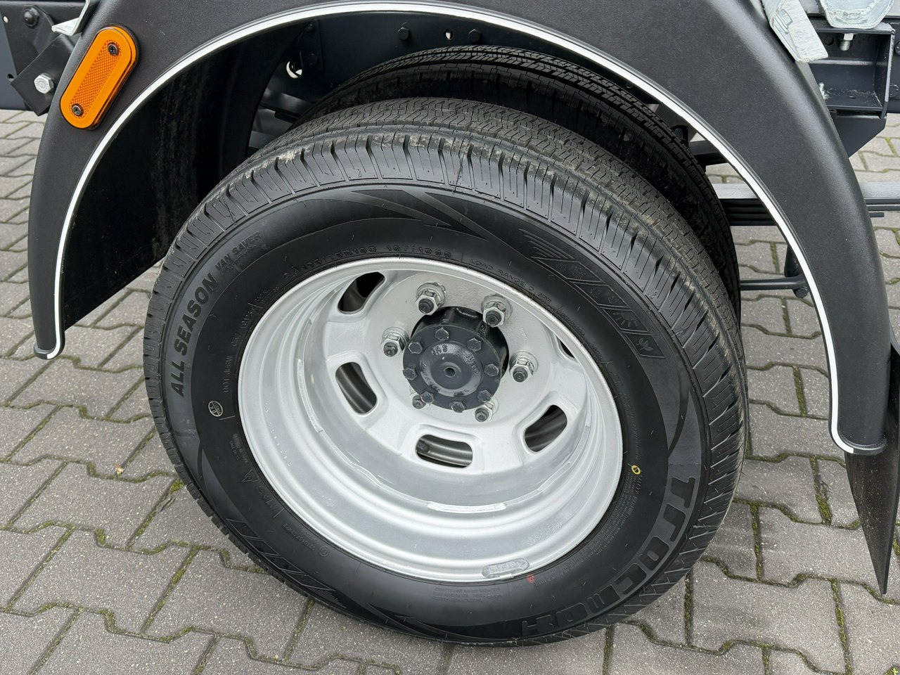 Iveco Daily 35C16 V - Autoutilitară basculantă: Foto 5 Iveco Daily 35C16 V - Autoutilitară basculantă: Foto 5