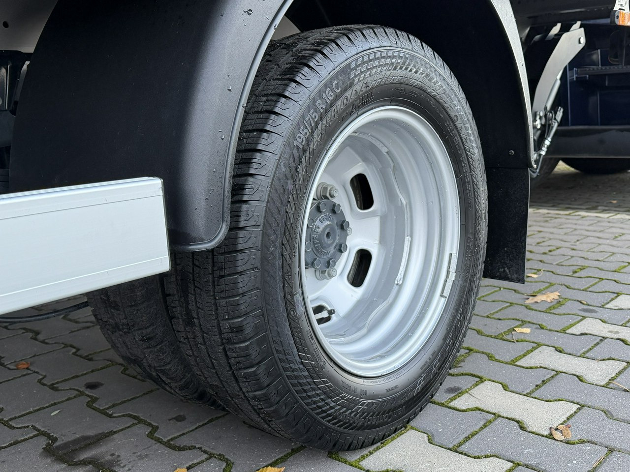 Iveco Daily 35C16 V - Autoutilitară box: Foto 5 Iveco Daily 35C16 V - Autoutilitară box: Foto 5