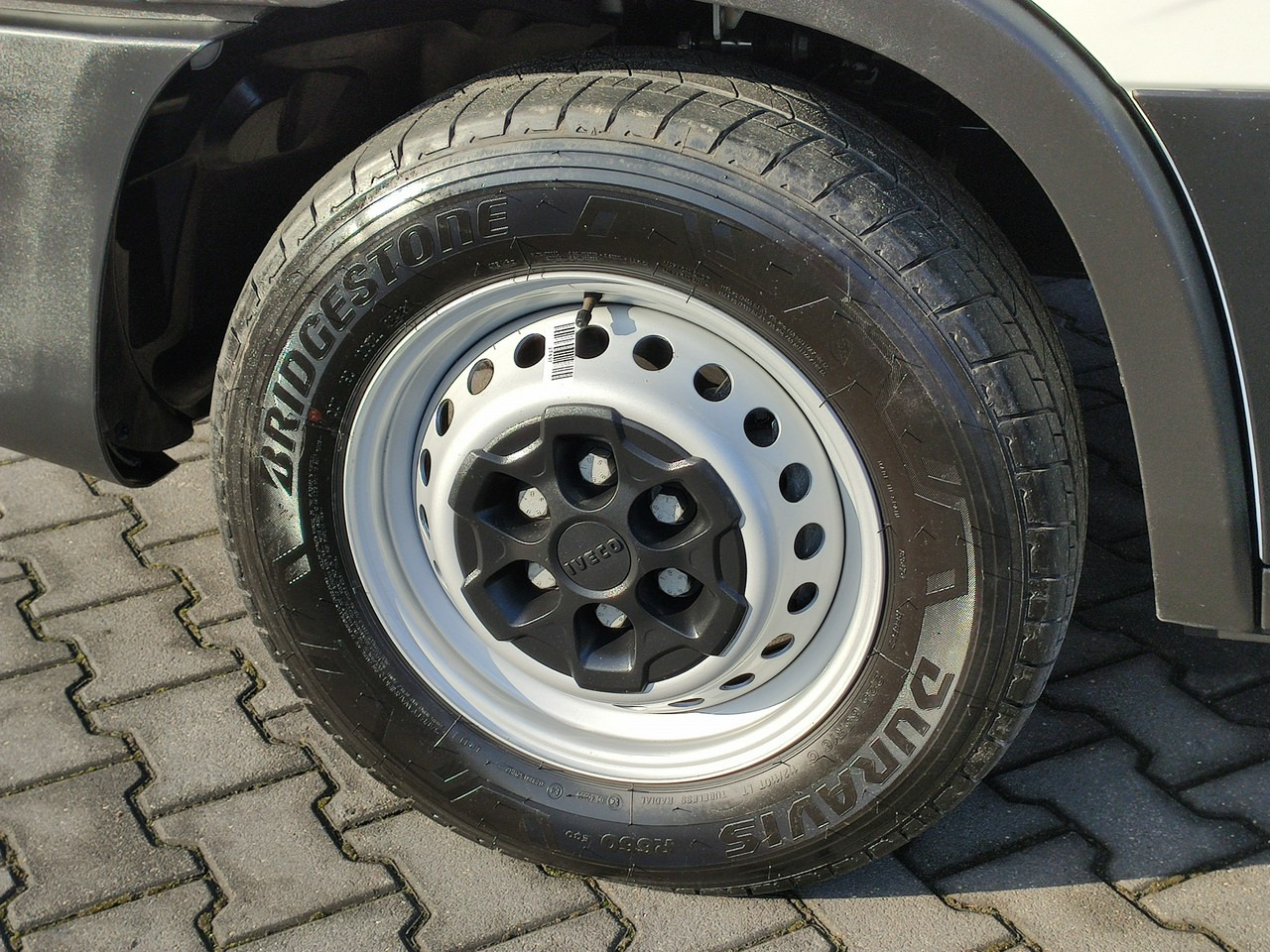 Iveco Daily 35S16 V - Autoutilitară cu platformă: Foto 3 Iveco Daily 35S16 V - Autoutilitară cu platformă: Foto 3