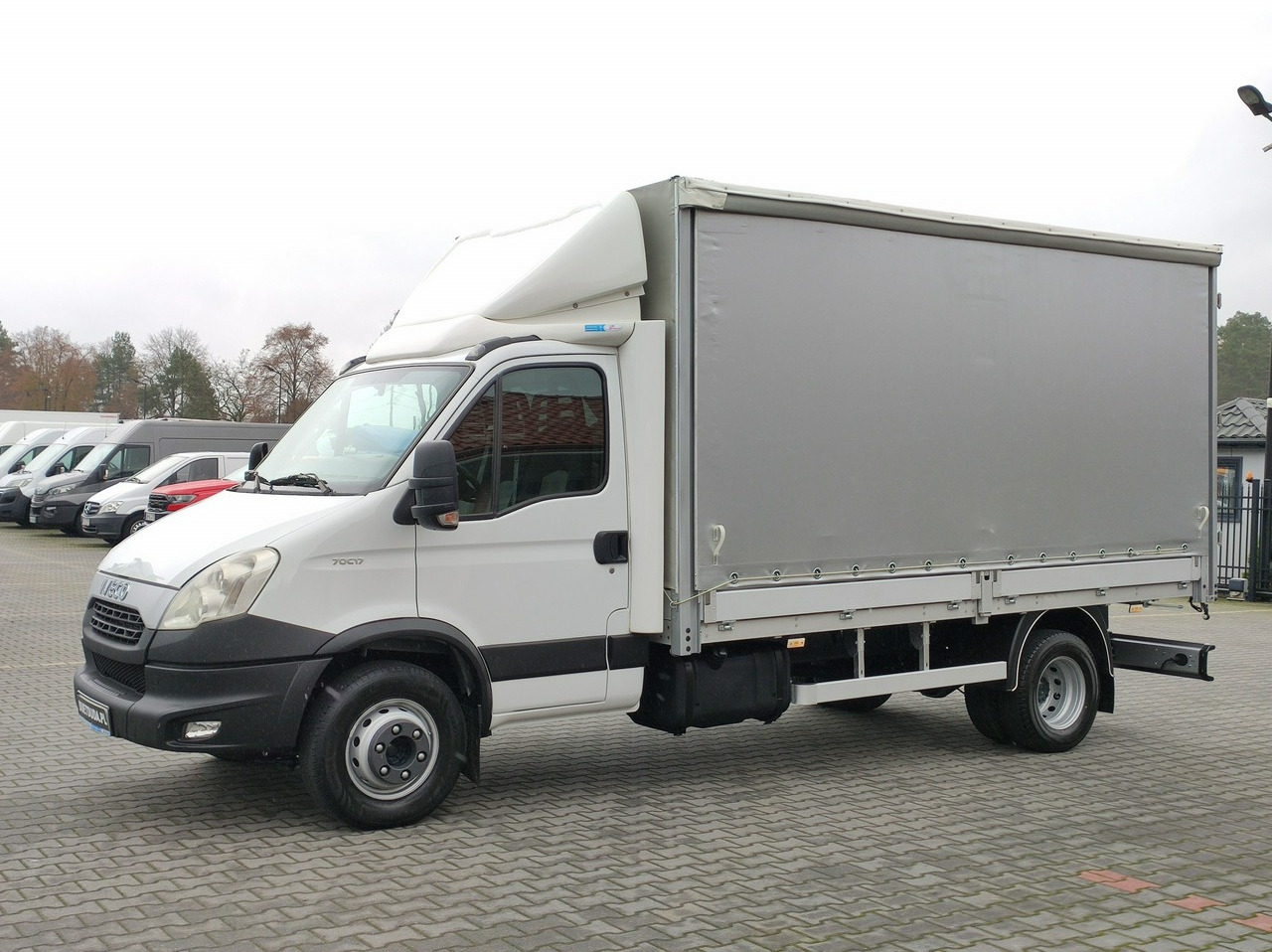 Iveco Daily 70C18 V H - Autoutilitară cu prelată: Foto 2 Iveco Daily 70C18 V H - Autoutilitară cu prelată: Foto 2