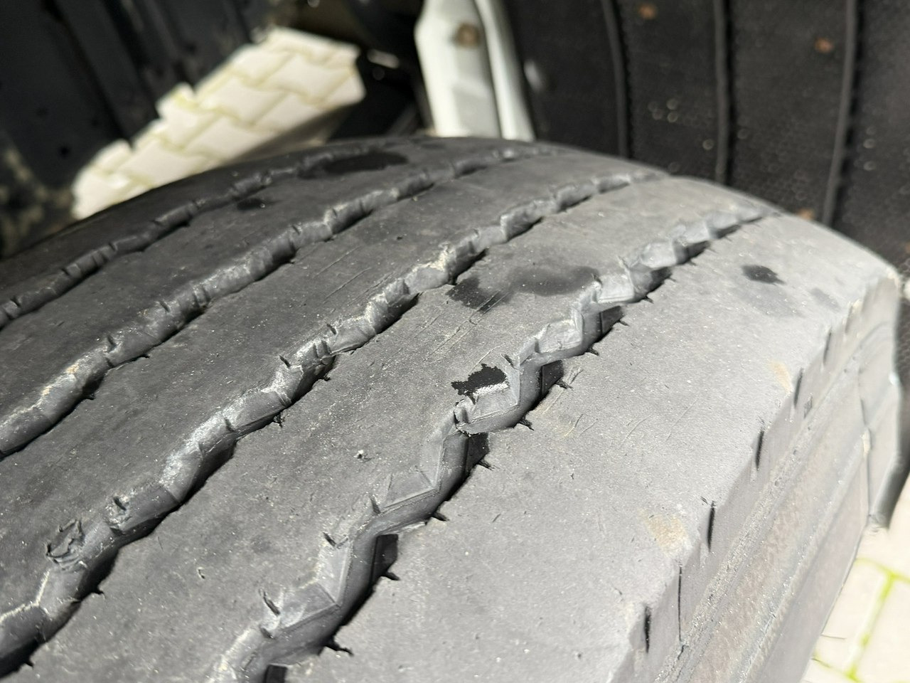 Iveco STRALIS 260S40 E6 Chłodnia Mroźnia Agregat THERMO KING T-1000R - Camion frigider: Foto 4 Iveco STRALIS 260S40 E6 Chłodnia Mroźnia Agregat THERMO KING T-1000R - Camion frigider: Foto 4