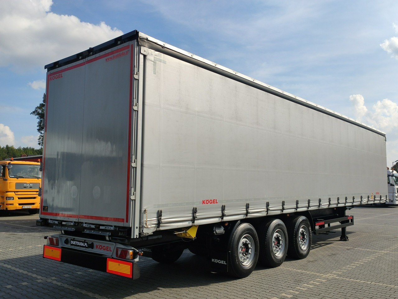 Semiremorcă prelată Kogel Coil mulda 3 Osie SAF Dach i Boki Zsuwane: Foto 7 Semiremorcă prelată Kogel Coil mulda 3 Osie SAF Dach i Boki Zsuwane: Foto 7