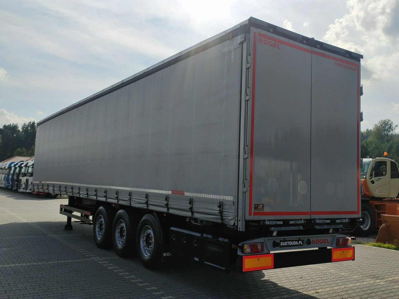 Semiremorcă prelată Kogel Coil mulda 3 Osie SAF Dach i Boki Zsuwane: Foto 10 Semiremorcă prelată Kogel Coil mulda 3 Osie SAF Dach i Boki Zsuwane: Foto 10