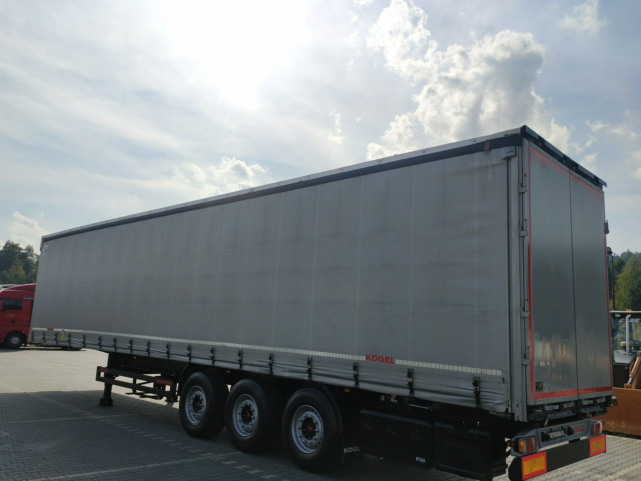 Semiremorcă prelată Kogel Coil mulda 3 Osie SAF Dach i Boki Zsuwane: Foto 11 Semiremorcă prelată Kogel Coil mulda 3 Osie SAF Dach i Boki Zsuwane: Foto 11