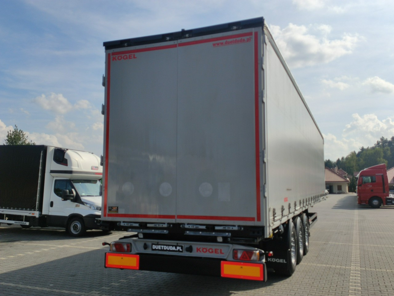 Semiremorcă prelată Kogel Coil mulda 3 Osie SAF Dach i Boki Zsuwane: Foto 9 Semiremorcă prelată Kogel Coil mulda 3 Osie SAF Dach i Boki Zsuwane: Foto 9