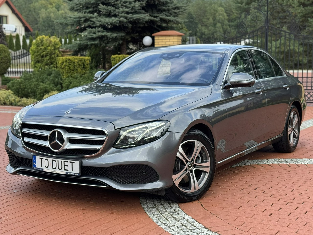 Mercedes E 220 - Berlină/ Sedan: Foto 3 Mercedes E 220 - Berlină/ Sedan: Foto 3