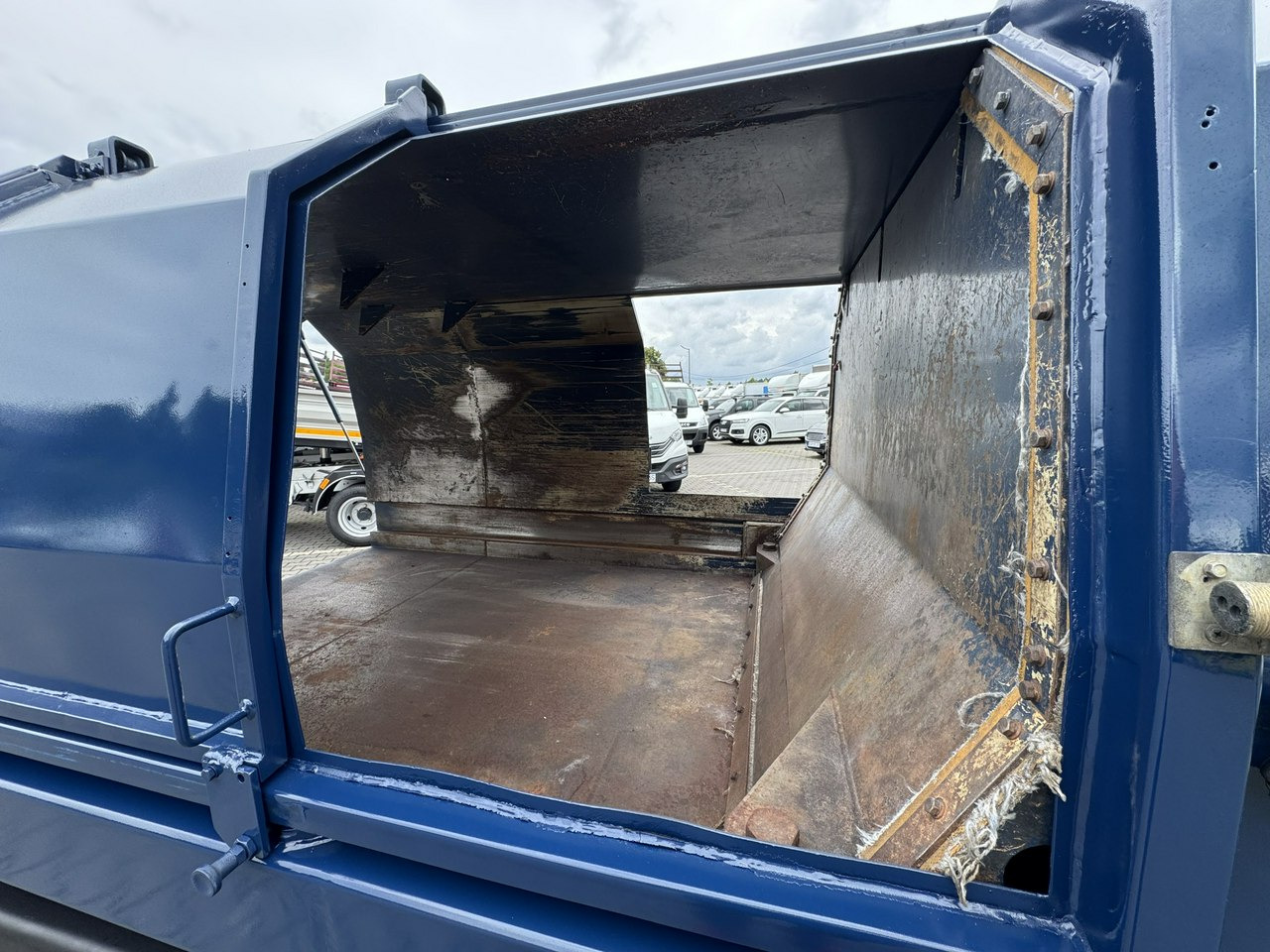 Autogunoiere Mitsubishi Canter: Foto 9